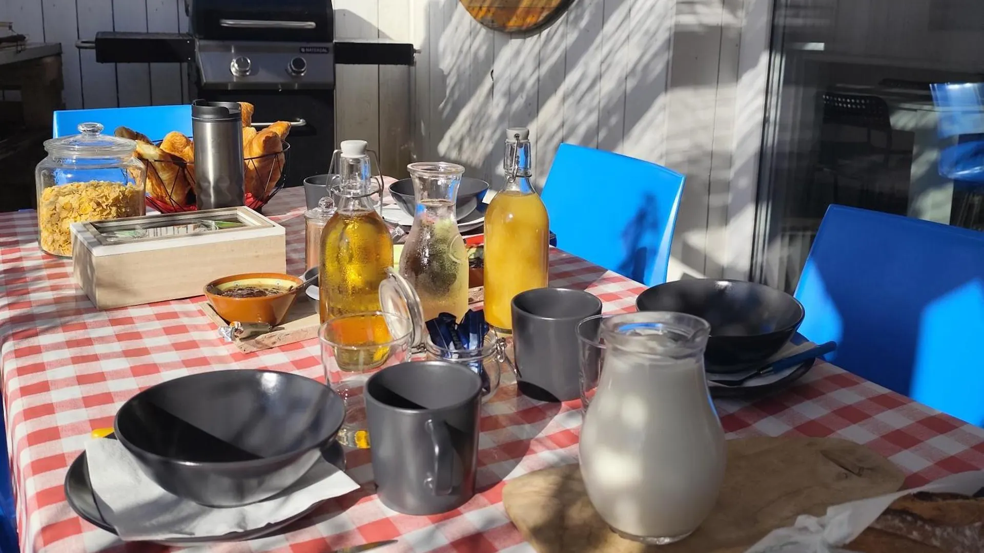 Houlala - Relais D'Etape - Chambres D'Hotes Pont-Eveque Bed & Breakfast