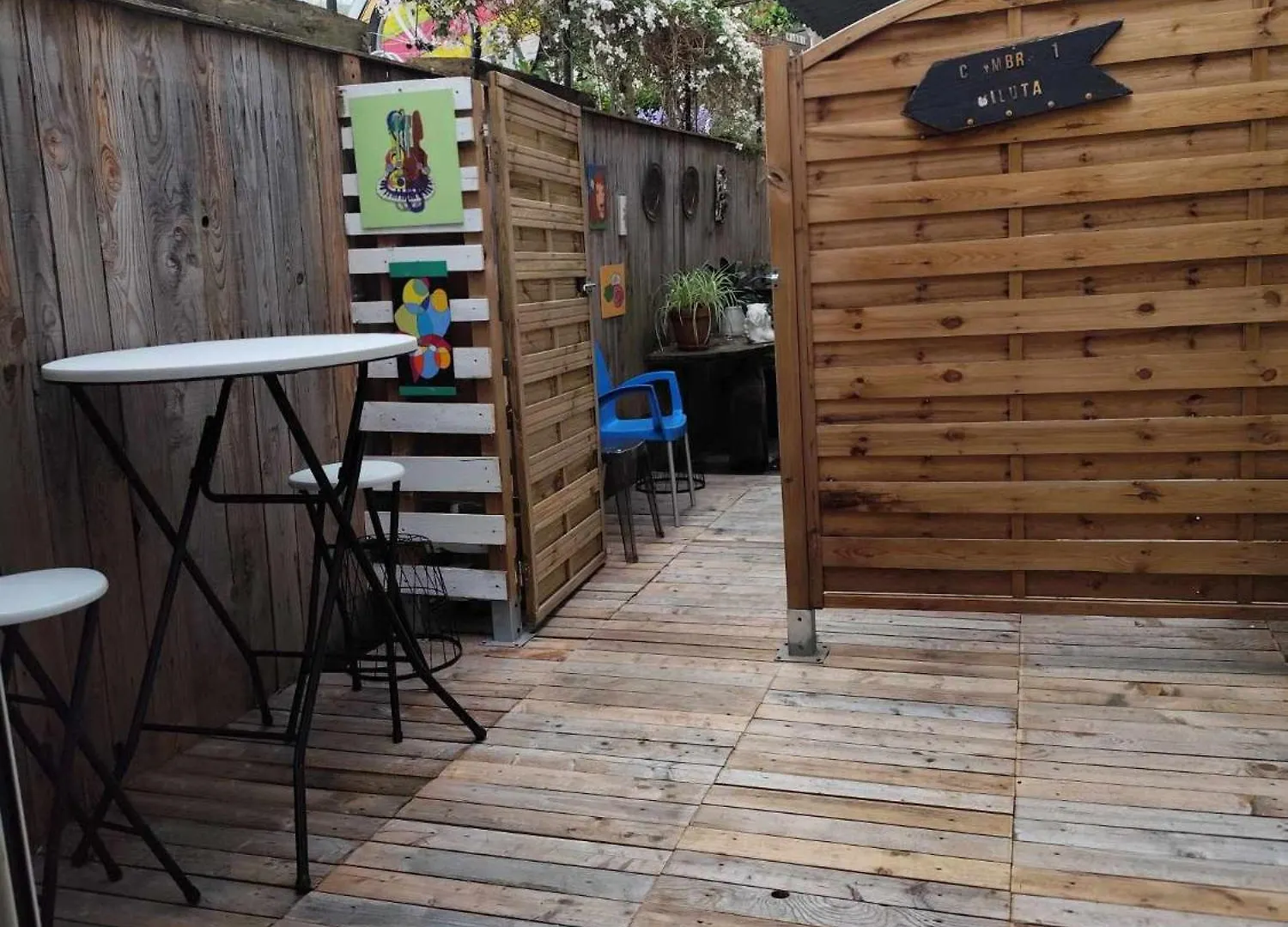 Houlala - Relais D'Etape - Chambres D'Hotes Pont-Eveque Bed & Breakfast